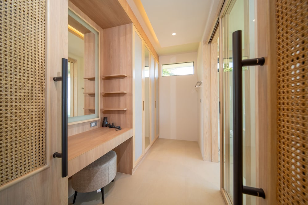 The Salin Seaview Villas