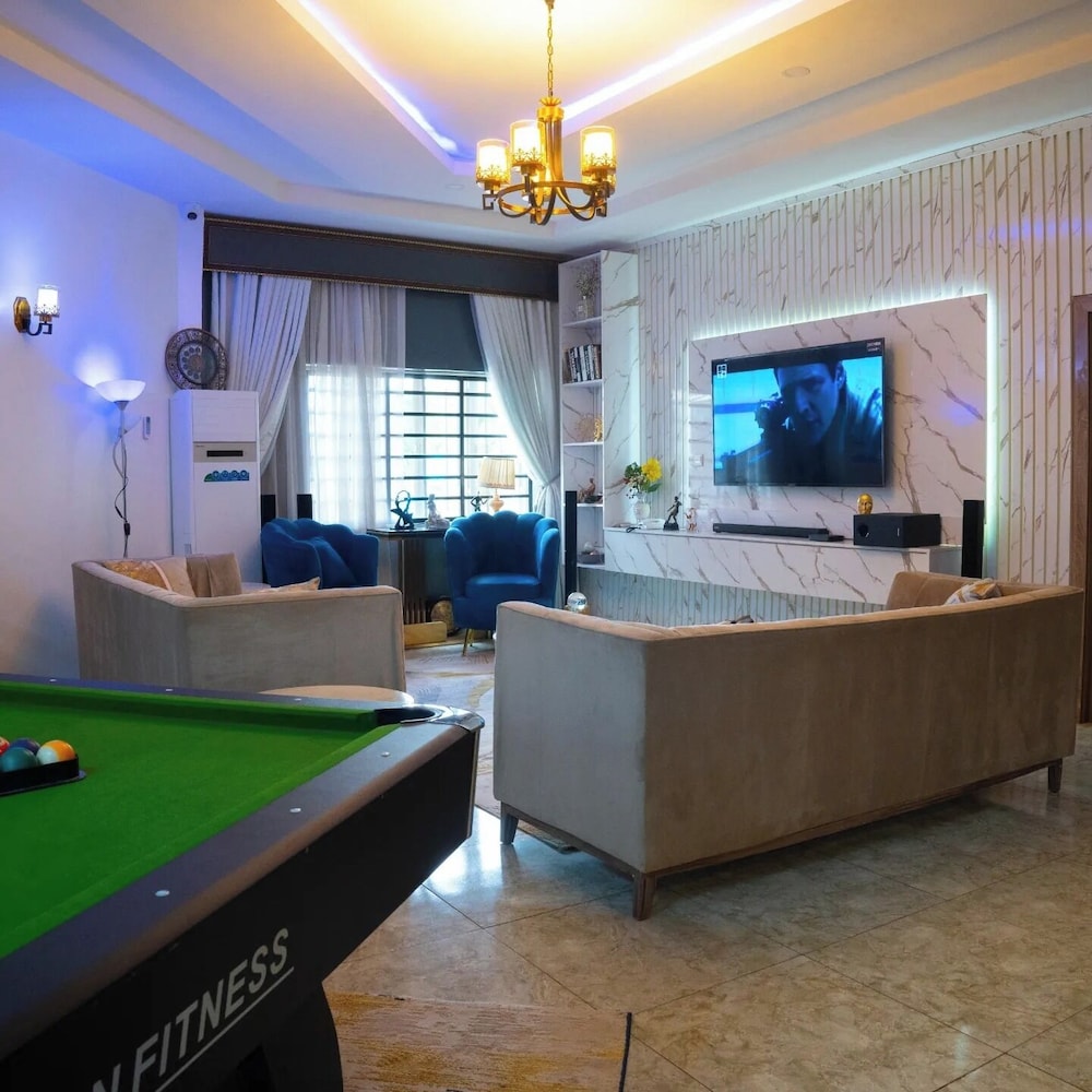 Uphoria Apartments