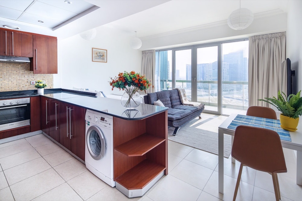 Spacious Studio in new 8 Boulevard Walk!