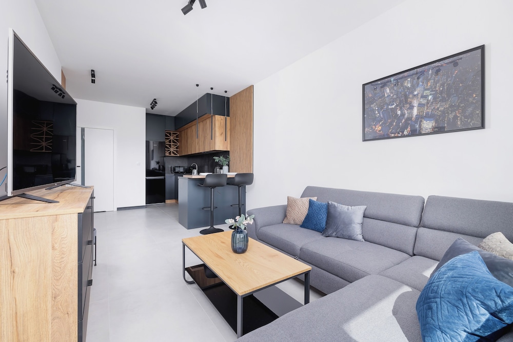 Elegant Apartment in Katowice by Renters