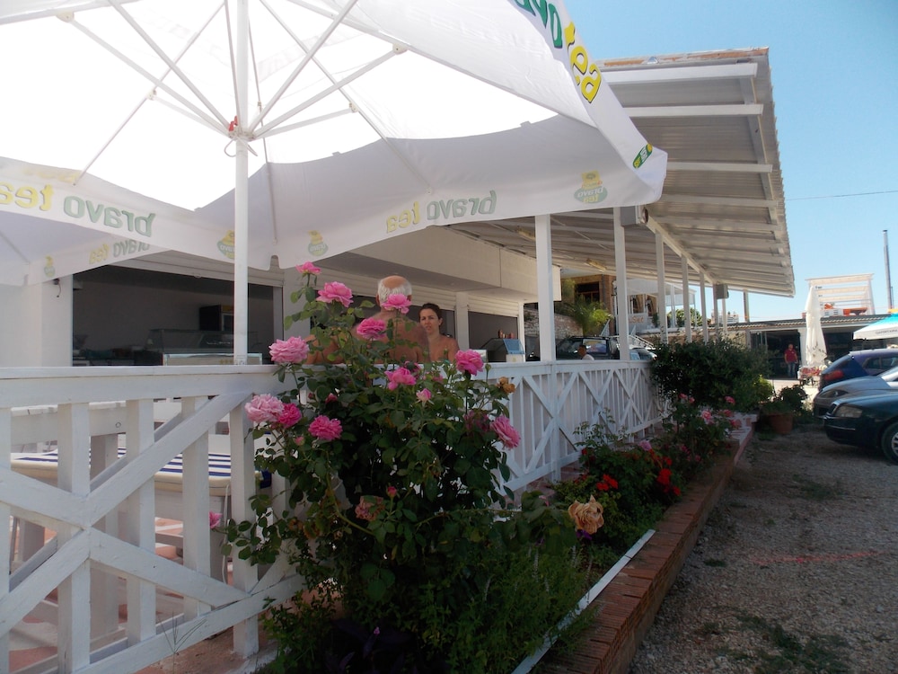 Santa Paola Hotel - In Sarandë (Kodrra)