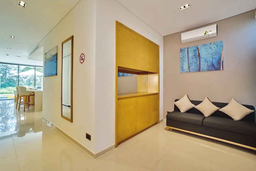 Ocean Villas Beach Resort