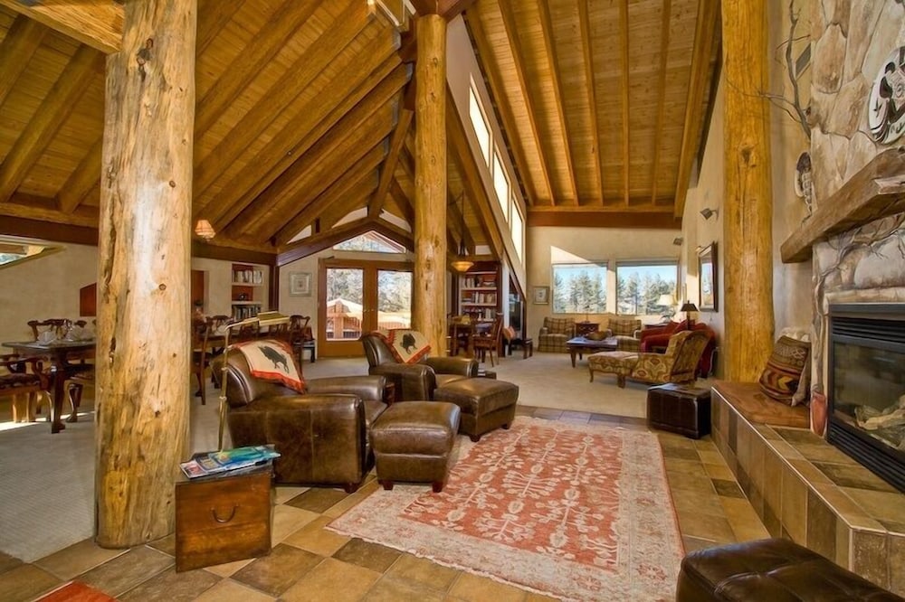 Downtown Penthouse 4 Bedroom Condo