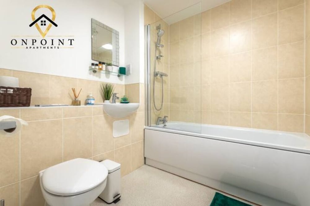 OnPoint - AMAZING Apartment perfect for Business/Work view 3