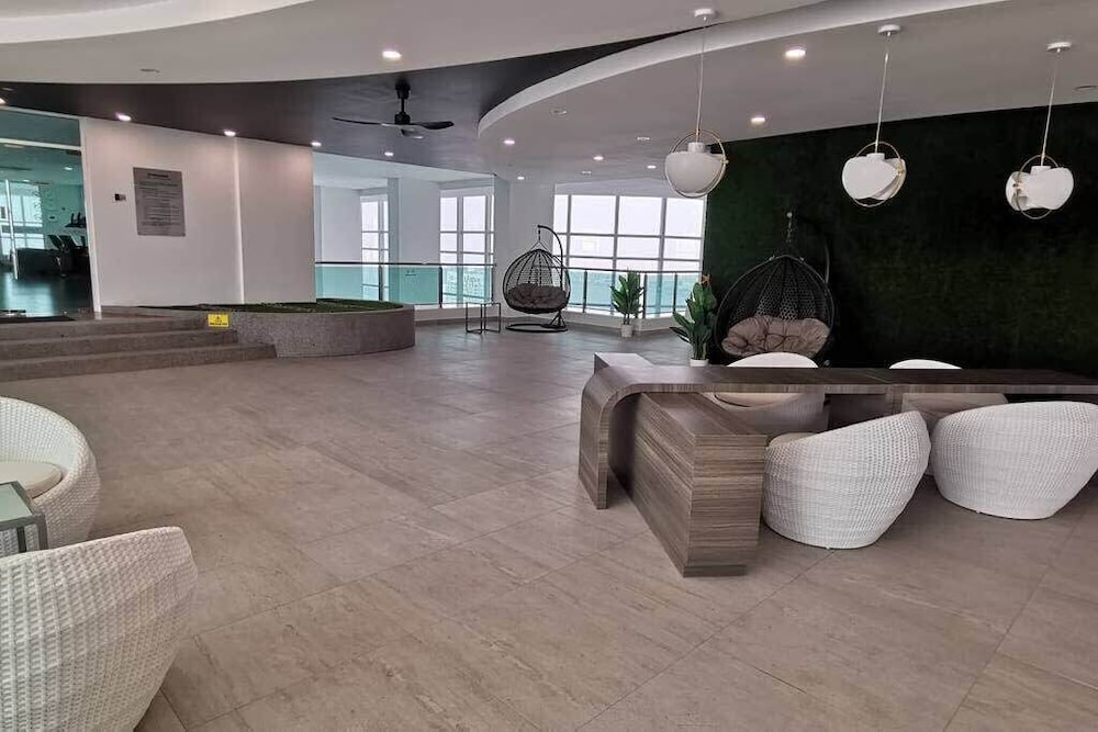 Comfy 2BR Tritower Suite Near JB Ciq, Jbcc & Capri