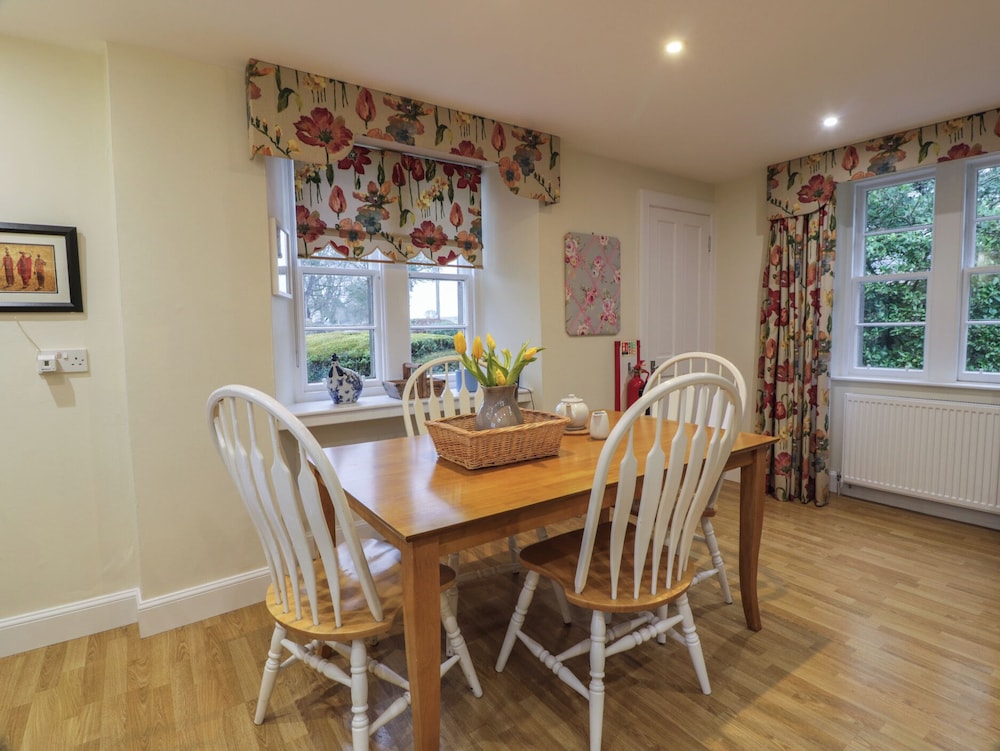 Eagle Glen Cottage