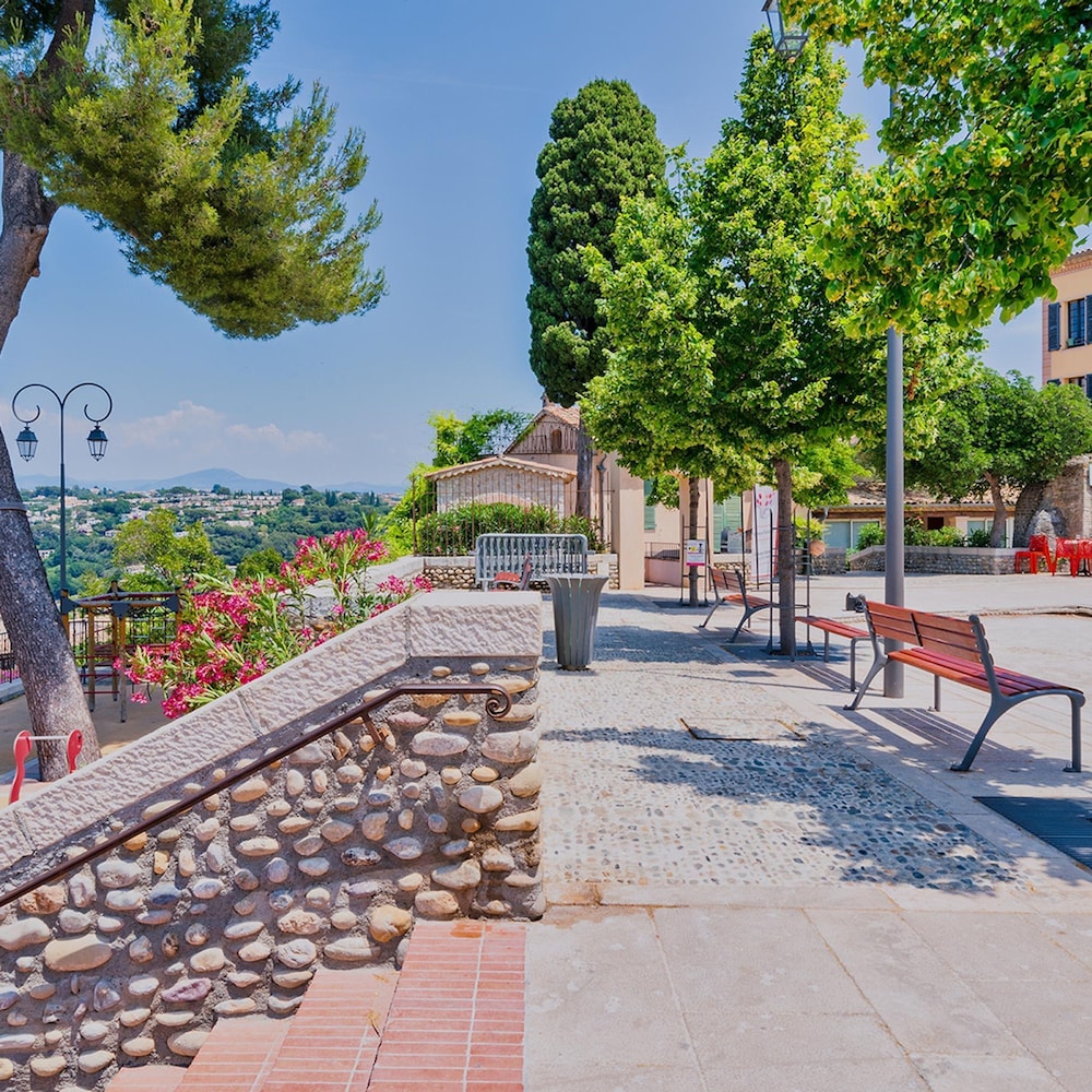 Maison Sans Delai in Cagnes sur Mer