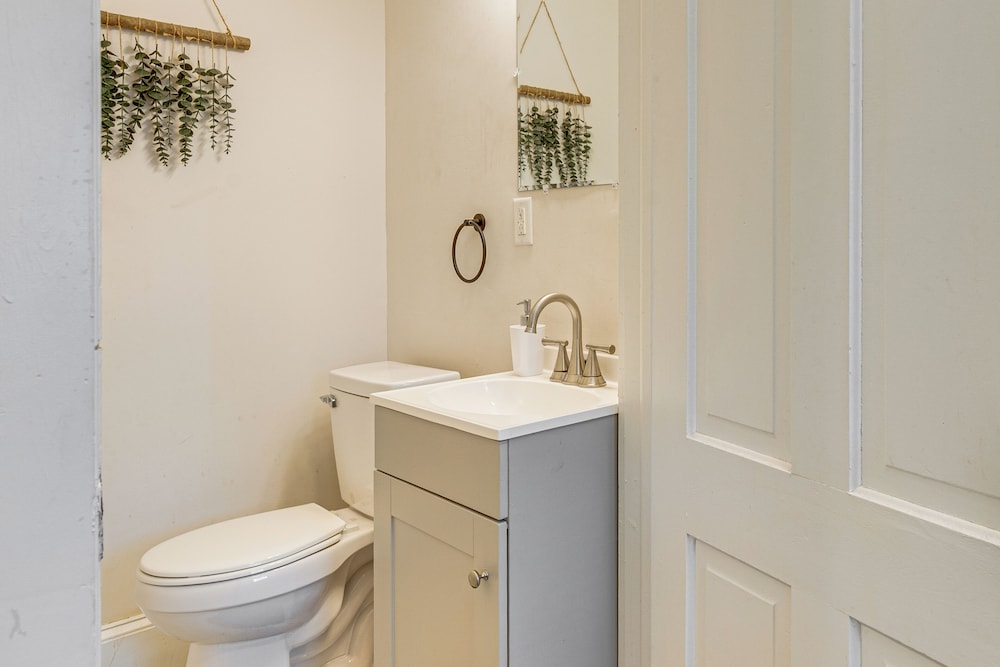 Shop & Dine: Central Stroudsburg Townhome!