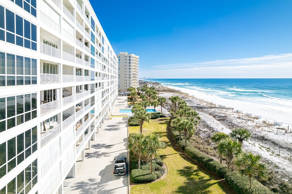 Oceania 503 3 Bedroom Condo by RedAwning
