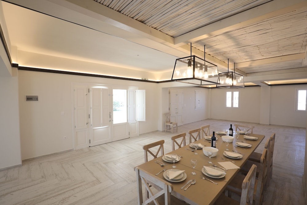 EOS Villa