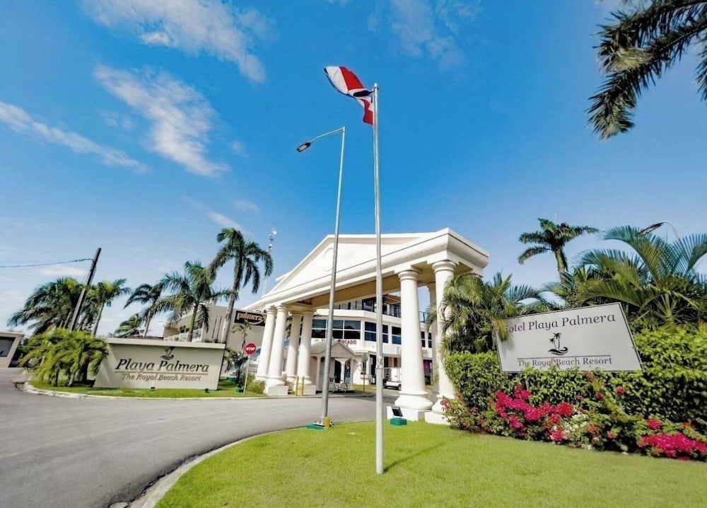 Playa Palmera Beach Front Apartments
