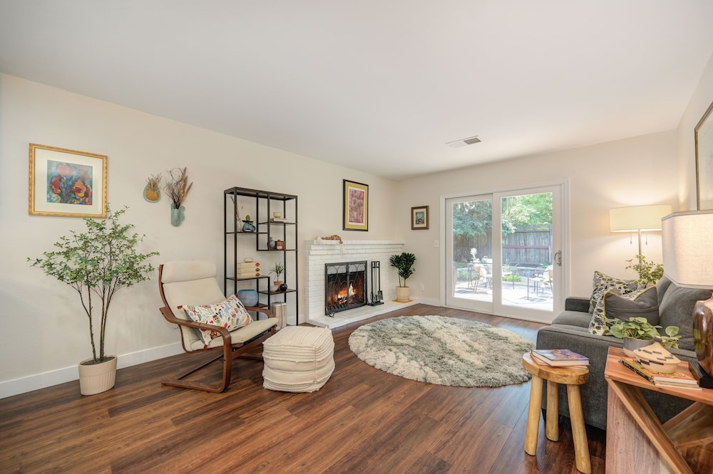Family-friendly Getaway Near Slide Hill Park 3 Bedroom Home by RedAwning - Property Image 8