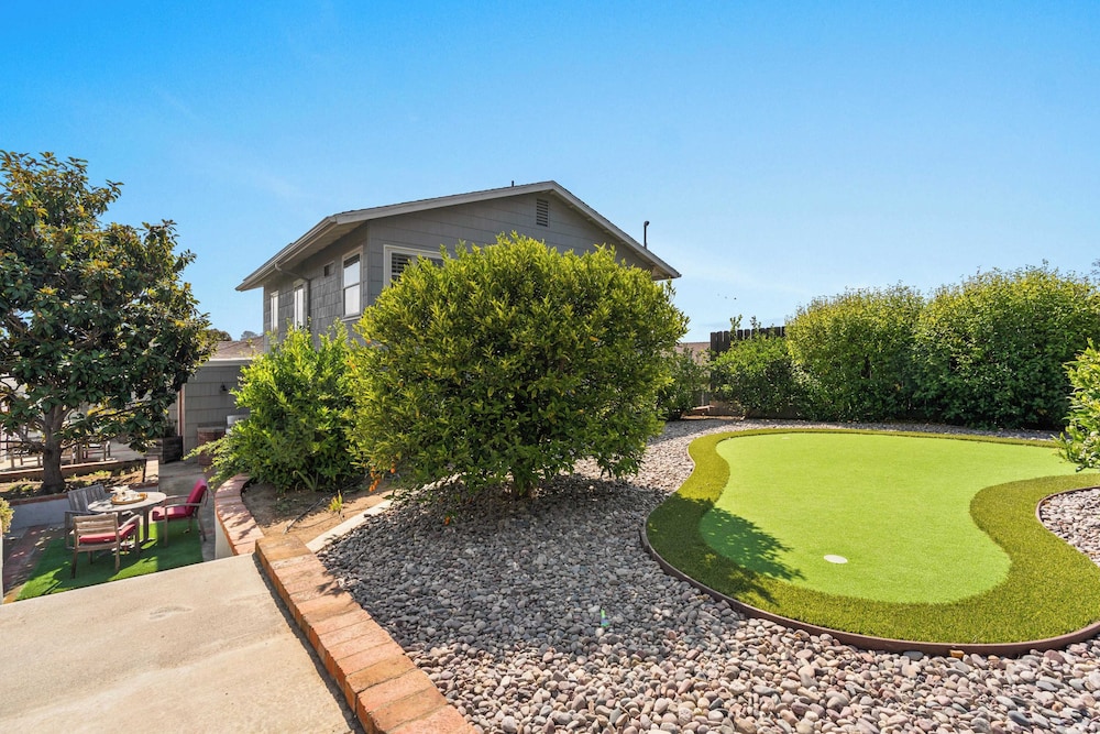 Point Loma Home w/ Putting Green, Firepit + Game Room & Beach Access Zola Street by Avantstay