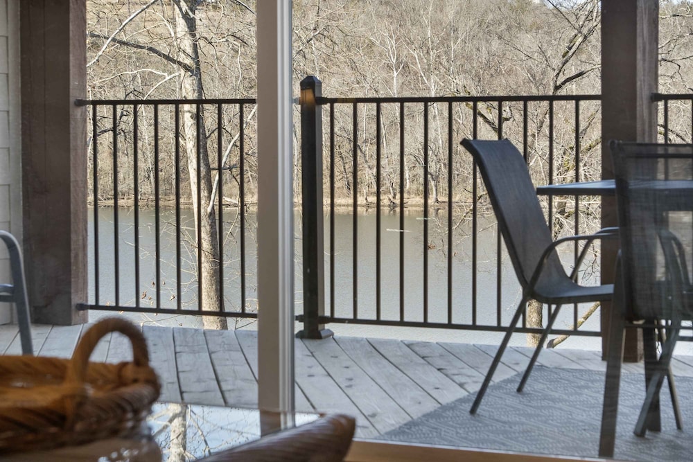 Pleasant View on Taneycomo