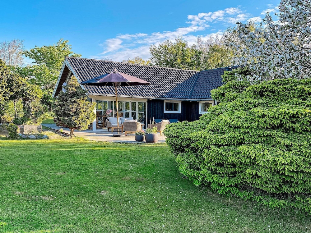 Picturesque Holiday Home in Hovedstaden With Sauna view 4