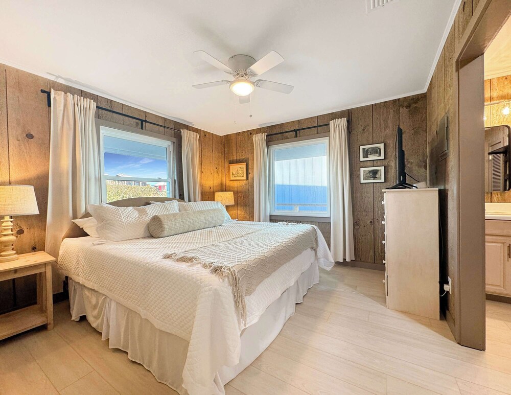 Beautiful Views Easy Beach & Bay Access