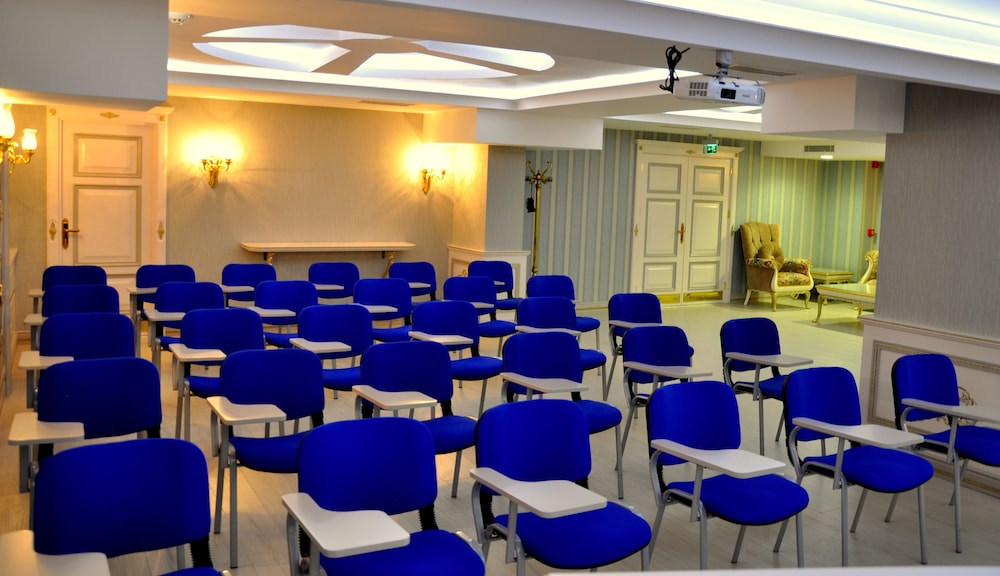 Cassiel Otel - Image 7