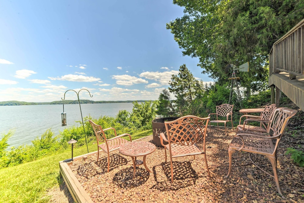 3,000 Sq Ft A-frame Home on Kentucky Lake w/ Dock!