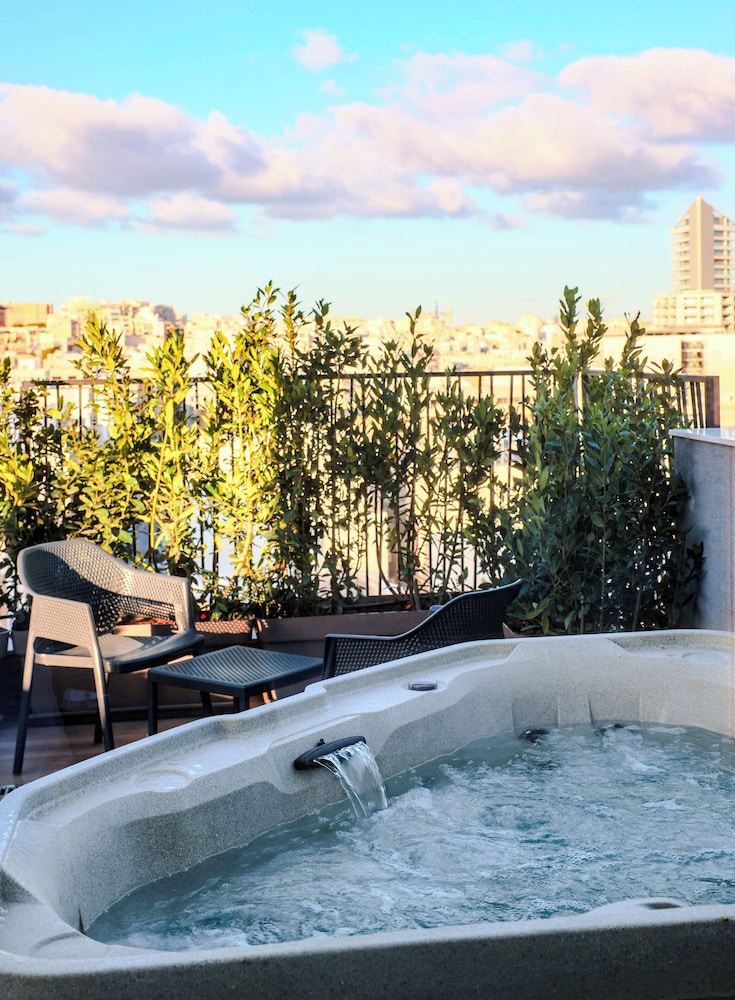 Isabella Suites