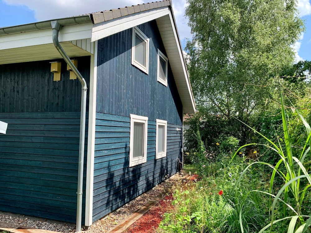 Lovely Holiday Home in Dummer Near Lake