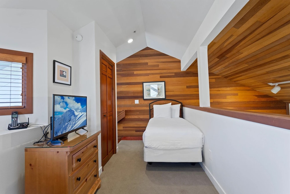 Lakeside at Deer Valley Resort - Two Bedroom Condo #1733 2 Condo