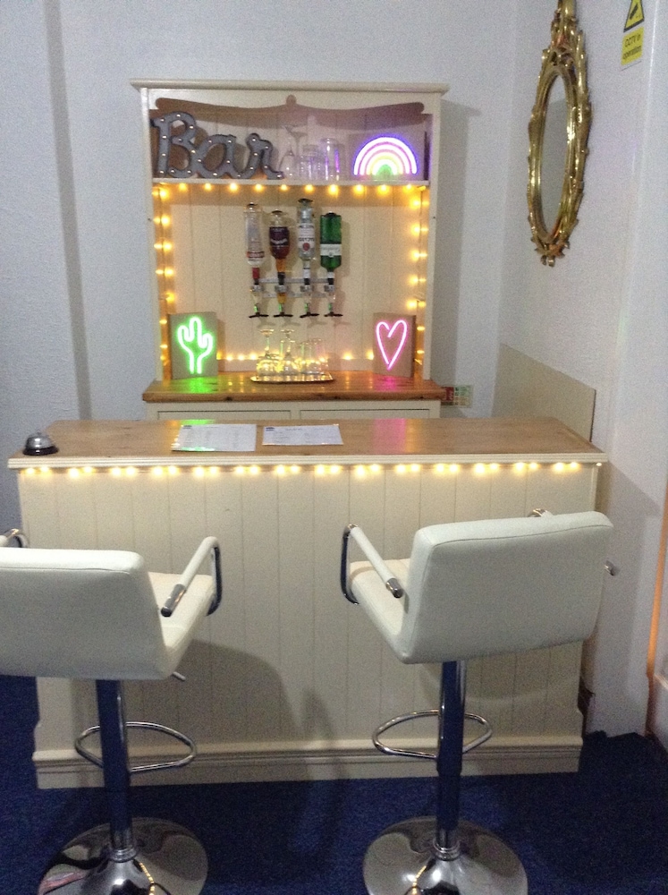Whiteways Hotel