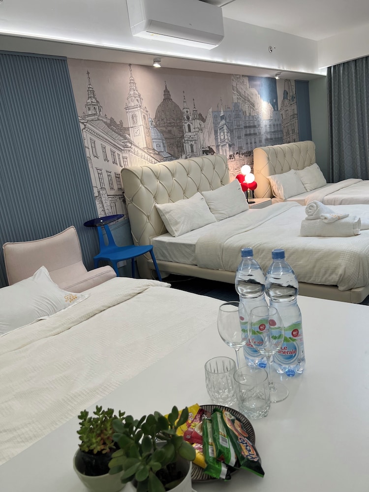 Luxurious European Style Penthouse Modern Apart ment Cross City of Dreams OKADA SOLAIRE MOA Airport