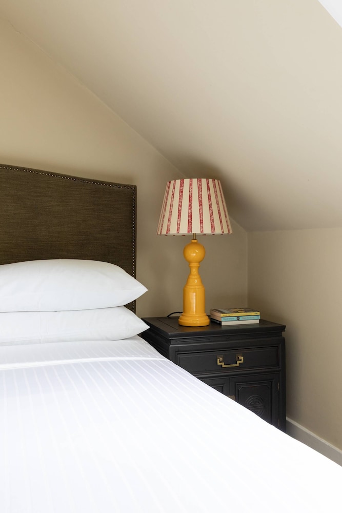 Alderney Street V by Onefinestay