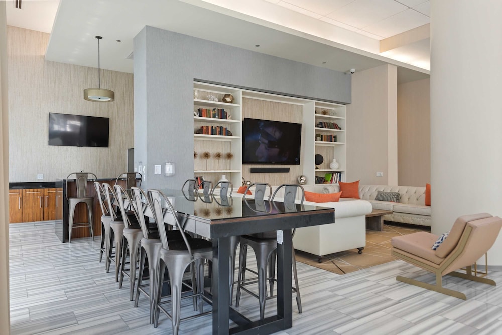 West Loop PH Fireplace Deck Incredible Views