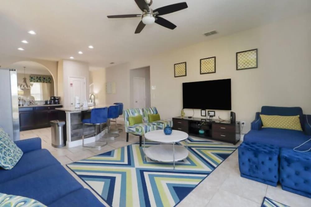 Resort-Style Retreat At Solterra W/ Pool & Lazy River
