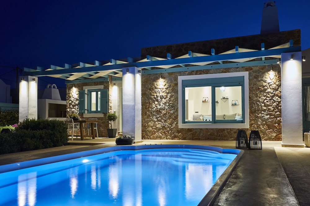 Almyriki Beach Villa