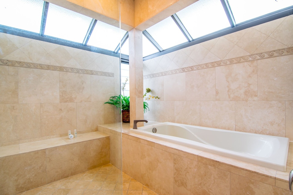 Kapalua Bay Villa 35b3 Gold Ocean Front - Image 5