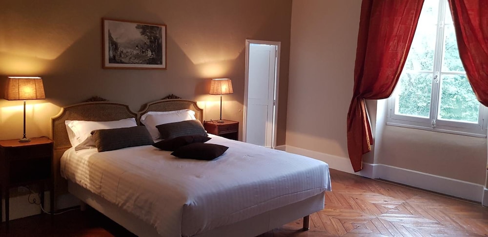 Le Manoir du Thouron view 2