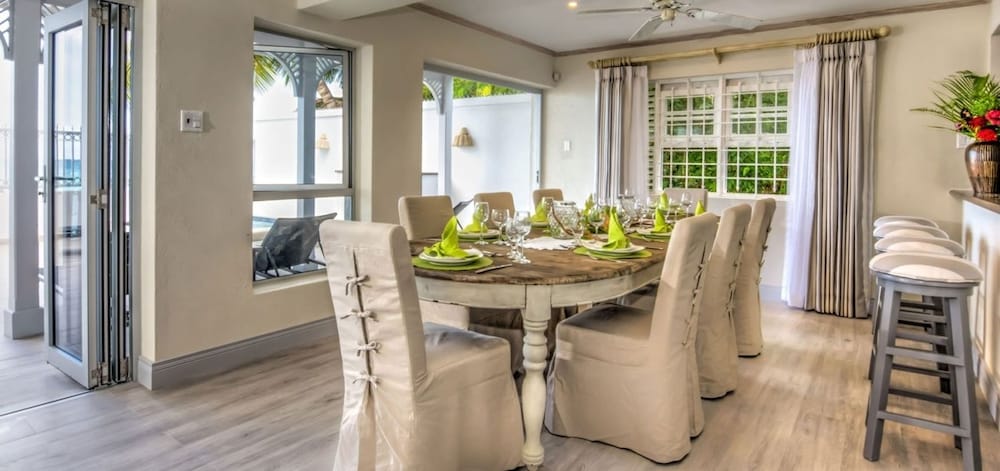 Villa Westshore