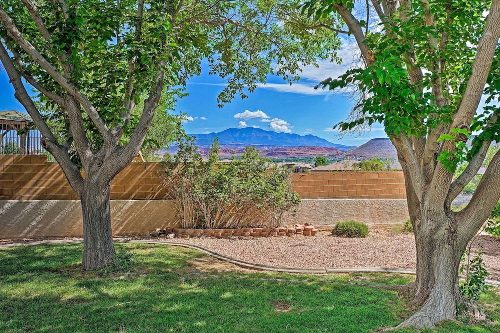 Modern St George Getaway w/ Shared Pool & Hot Tub! view 5