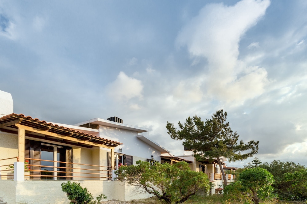 Romanza Villas