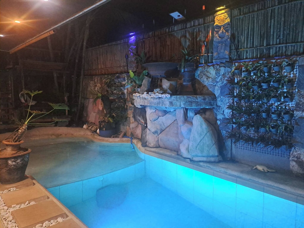 Tribal Bliss Private Resort in Lipa Batangas, a Privat Guest Room With Pool