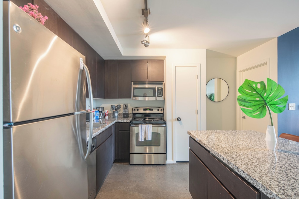 ROVE LIVING/KL - Roosevelt Point
