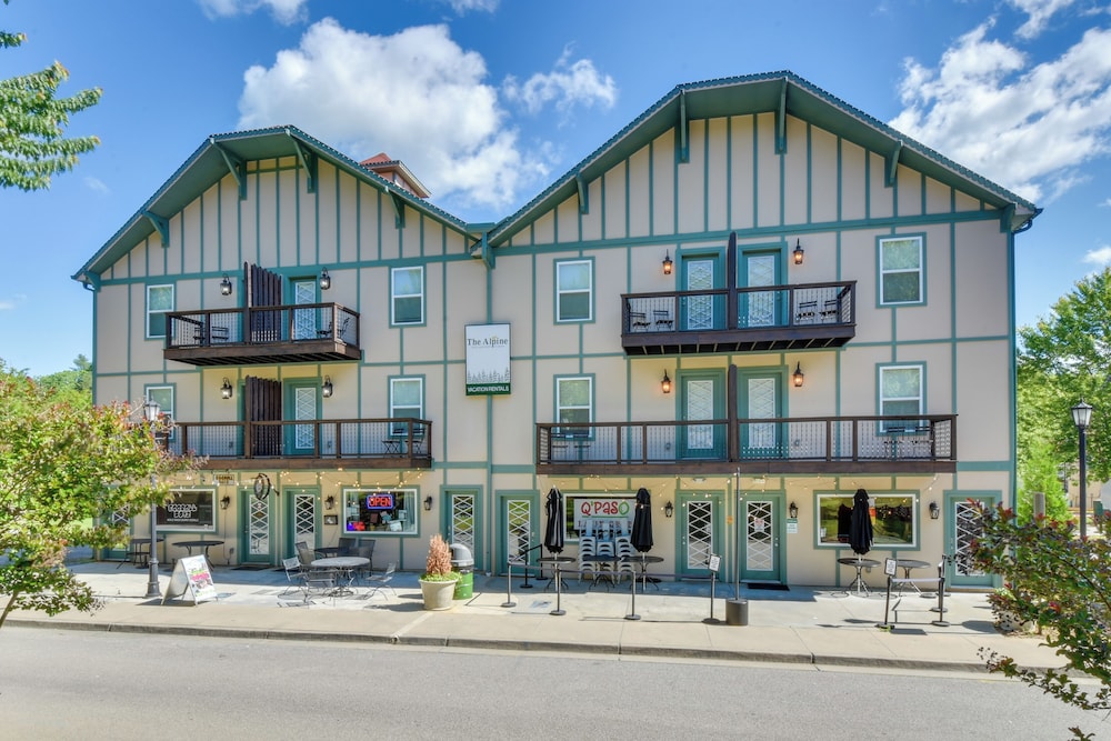 Condo Steps to Bavarian Village & River in Helen