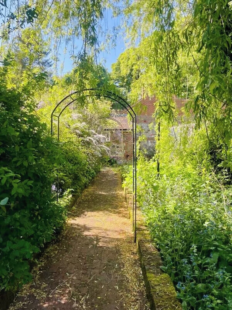 Coastal Haven Retreat in Eythorne