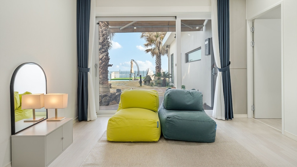 Namhae Orosy Bada Pool Villa & Pension