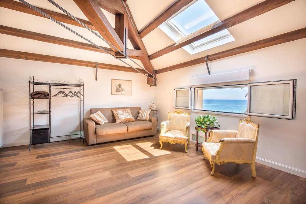 B&B Villa Liberty sul mare view 3