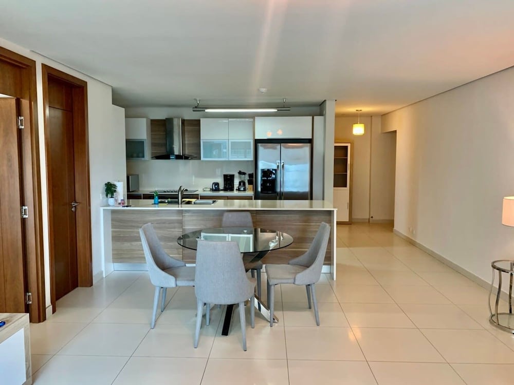 Silver View Park I 2 Bedroom Apt in Costa del Este