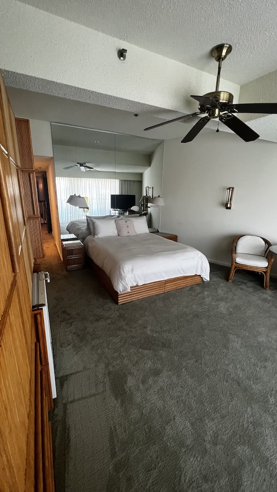 Lighthouse Club Hotel