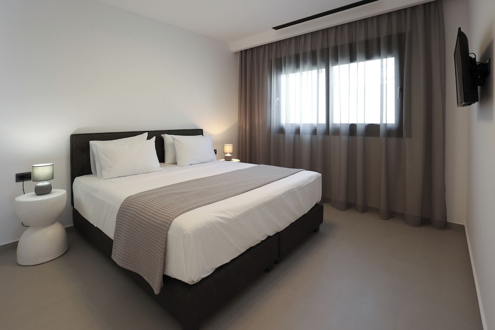 Limi Deluxe Suites