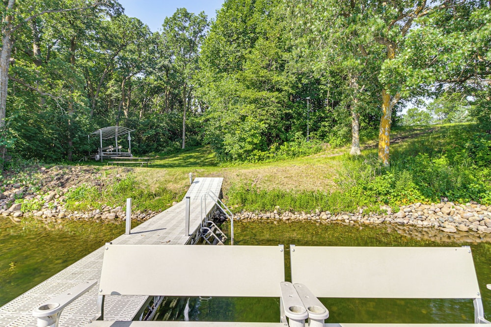 'elbow Lake Escape' w/ Dock in Underwood!