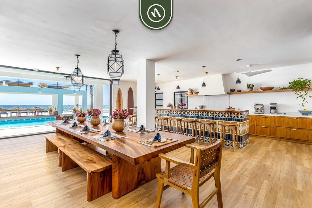Oceanfront 10 BR Villa With Pool - Jacuzzi - Beach