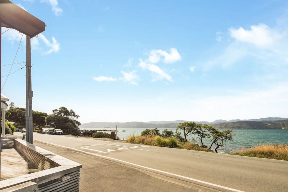 Pristine 2-bed waterfront, Karaka Bays view 4