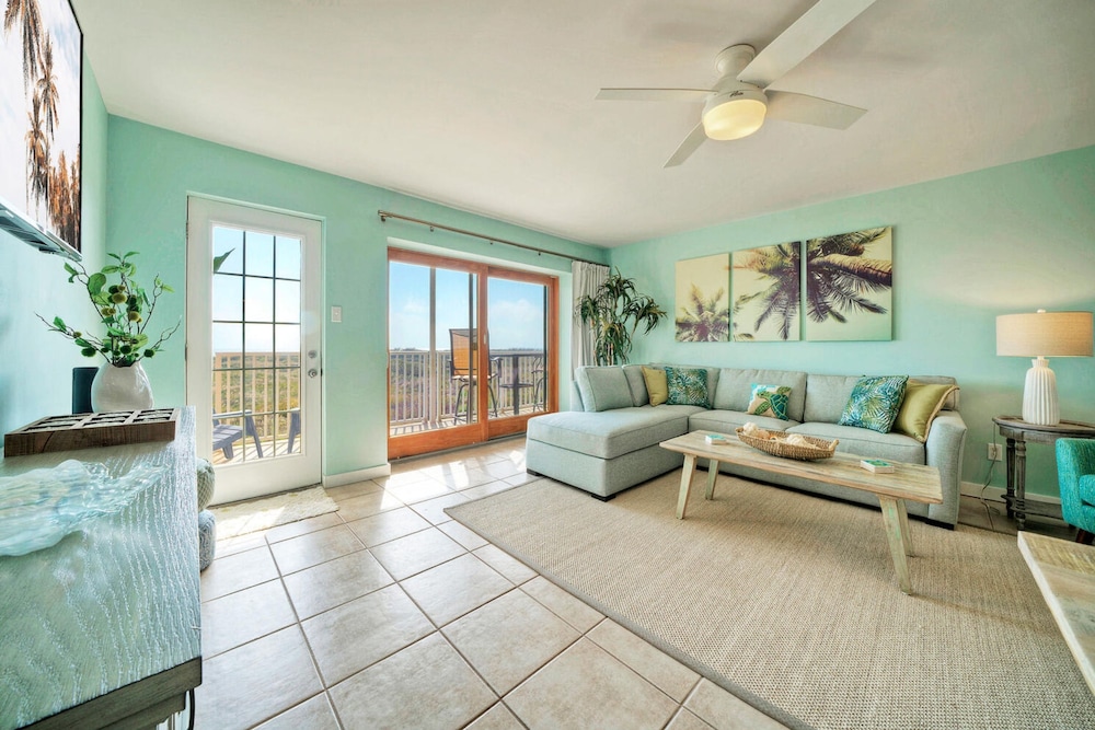 Rise N Beach by Avantstay Beachfront w Pool