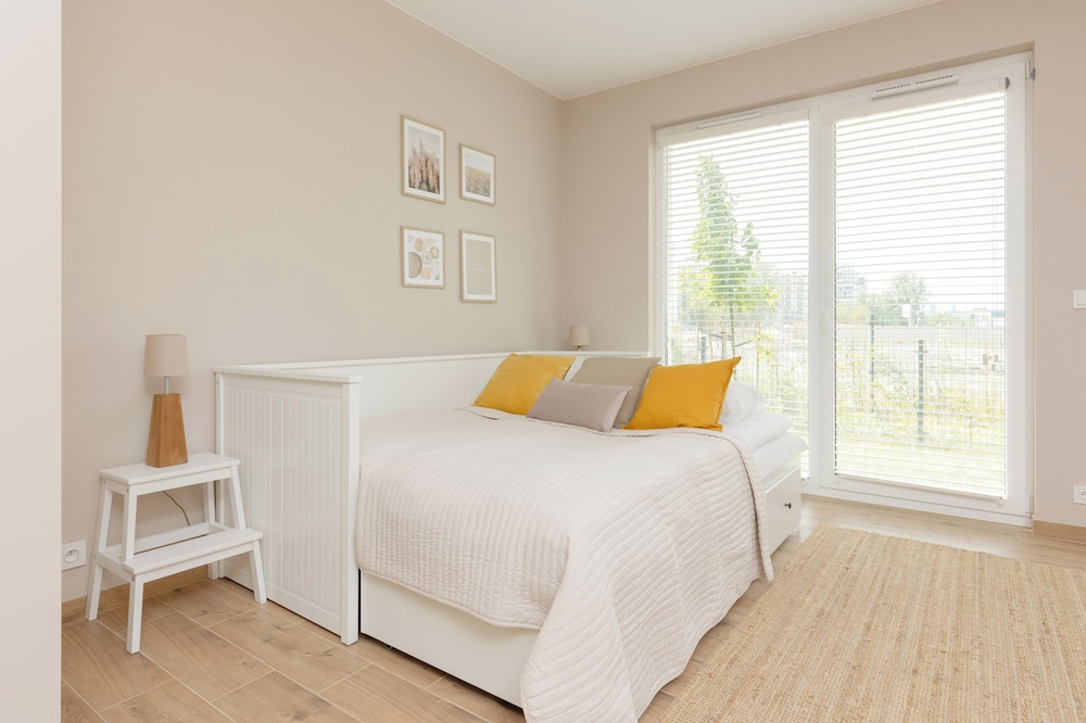 Cozy & Bright Studio Żupnicza by Renters view 2
